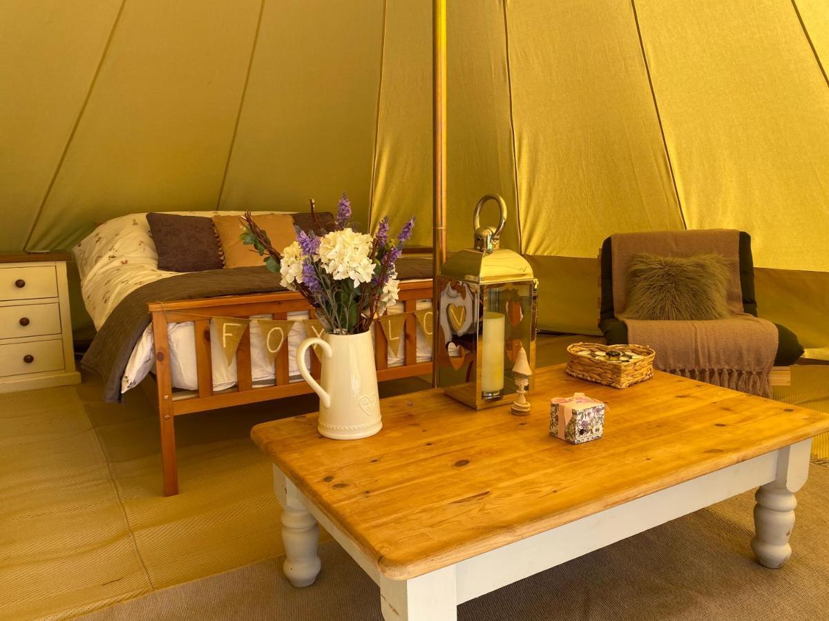 Готель Black Mountains Glamping Абергейвенні Екстер'єр фото