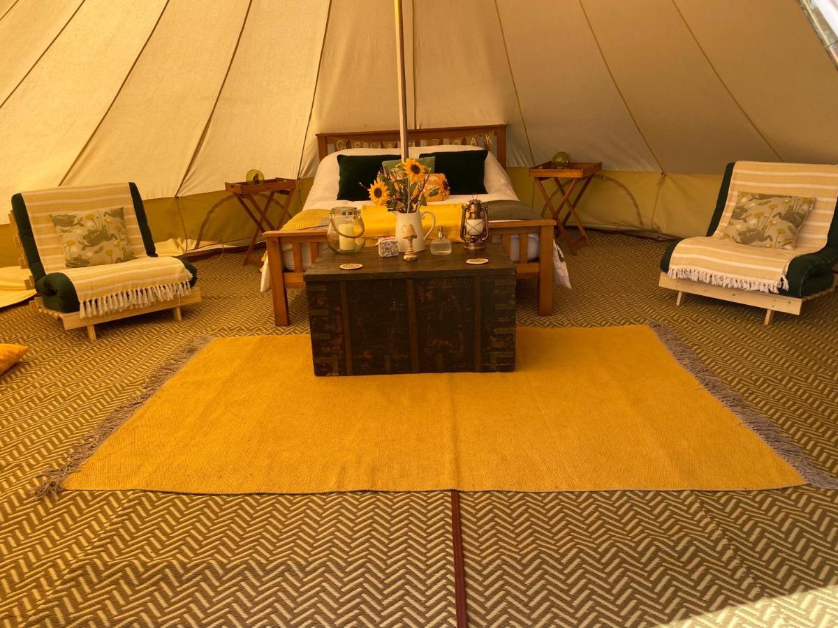 Готель Black Mountains Glamping Абергейвенні Екстер'єр фото