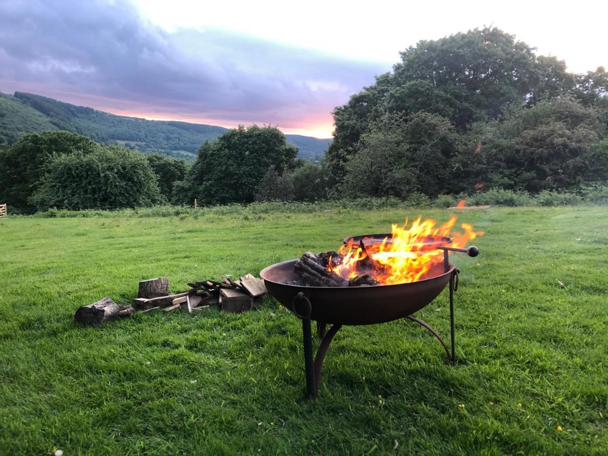 Готель Black Mountains Glamping Абергейвенні Екстер'єр фото